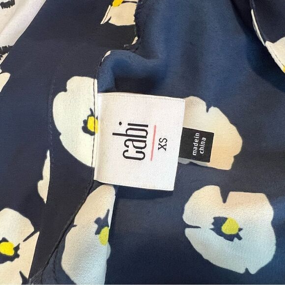 Sz XS Cabi Button Up Blouse Navy White Floral 3/4 Sleeve - Picture 6 of 10
